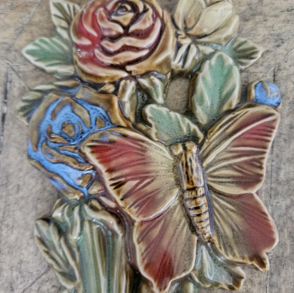 Butterfly 🦋 Floral Decoration! - Picture 4 of 8